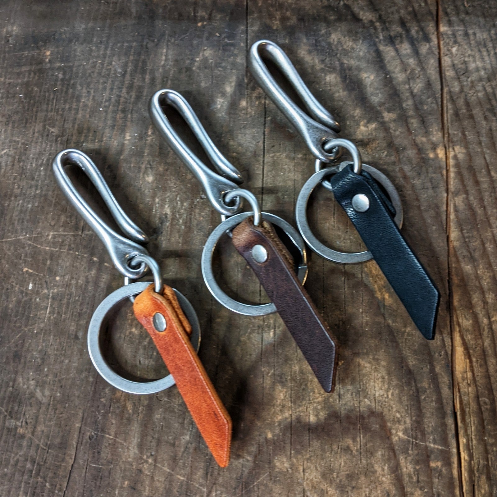 Caliber Leather Company Hemlock - Mini Japanese Fish Hook Personalized Horween Leather Keychain Nickle Matte / Black