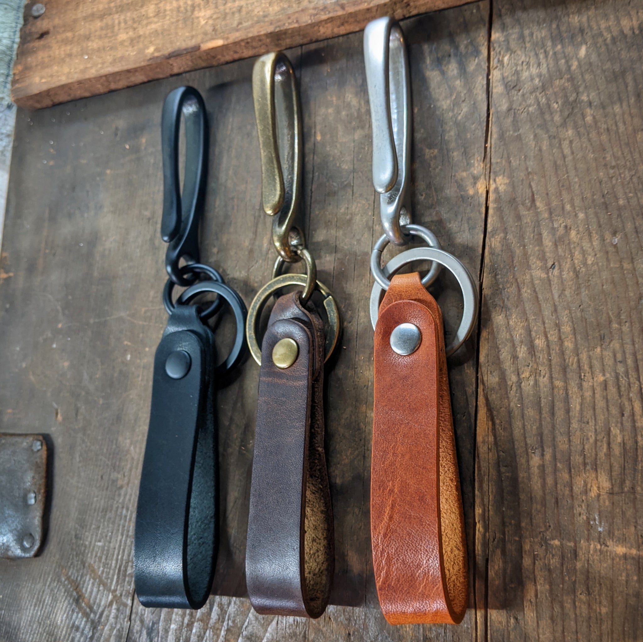 Caliber Leather Company Spring Mount Loop Japanese Fish Hook Horween Leather Personalized Keychain Nickle Plate / English Tan